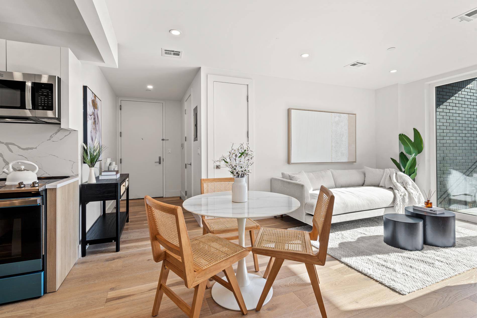 Immediate Occupancy ! Inquire on our special broker bonus for deals signed 9 19 !