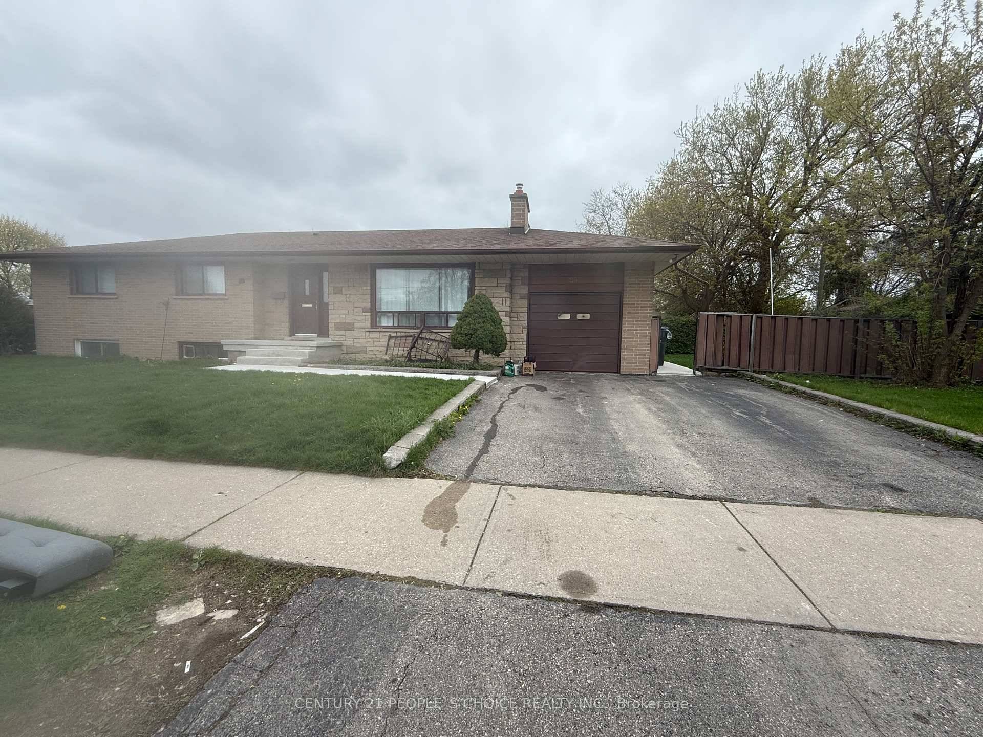Spacious 3 Bedroom Main Floor Available For Lease, This Charming 3 Bedroom Bungalow Offers A Bright And Airy Main Floor.