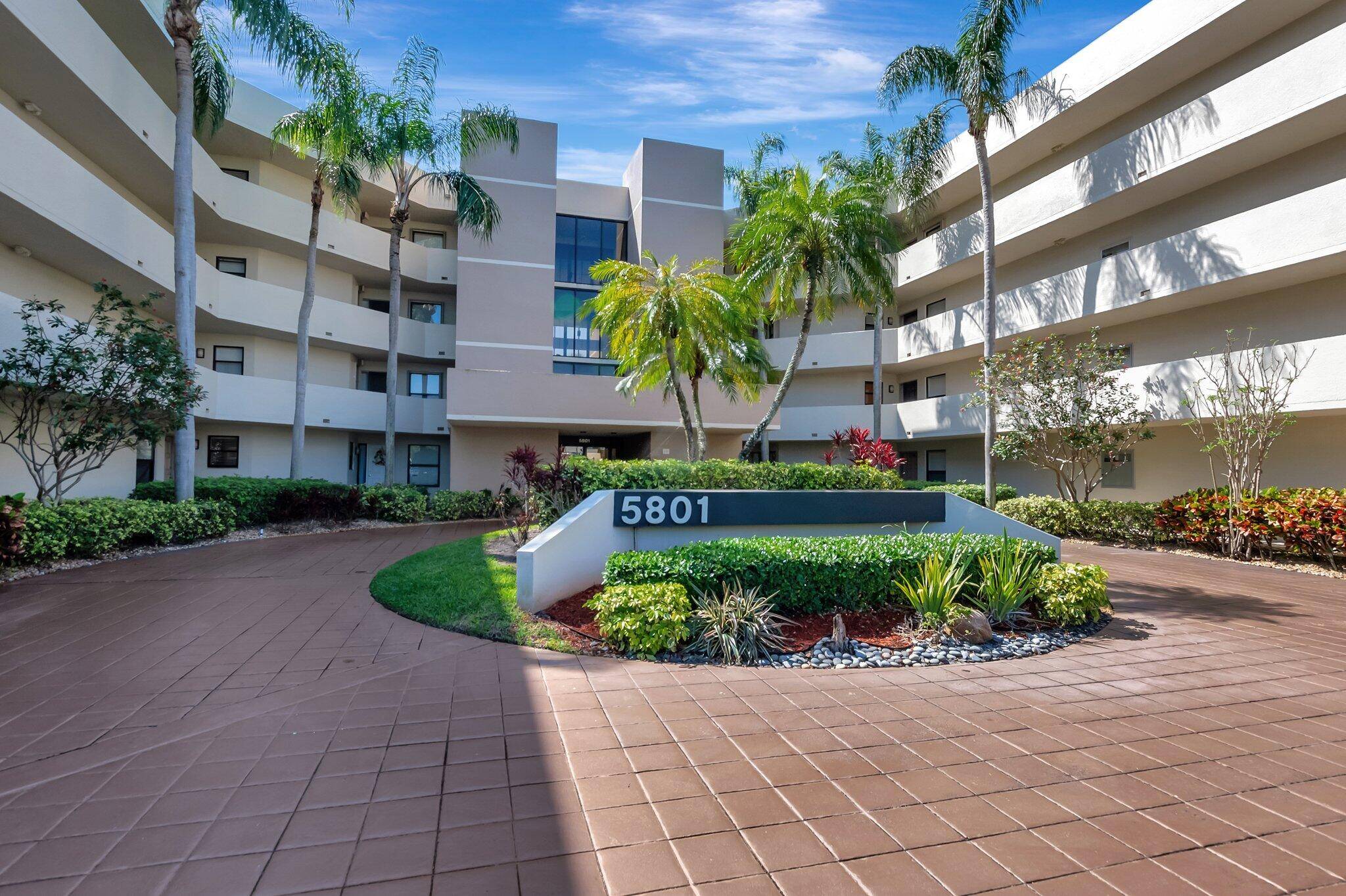 Central Boca Raton lifestyle at Camino Real Village.