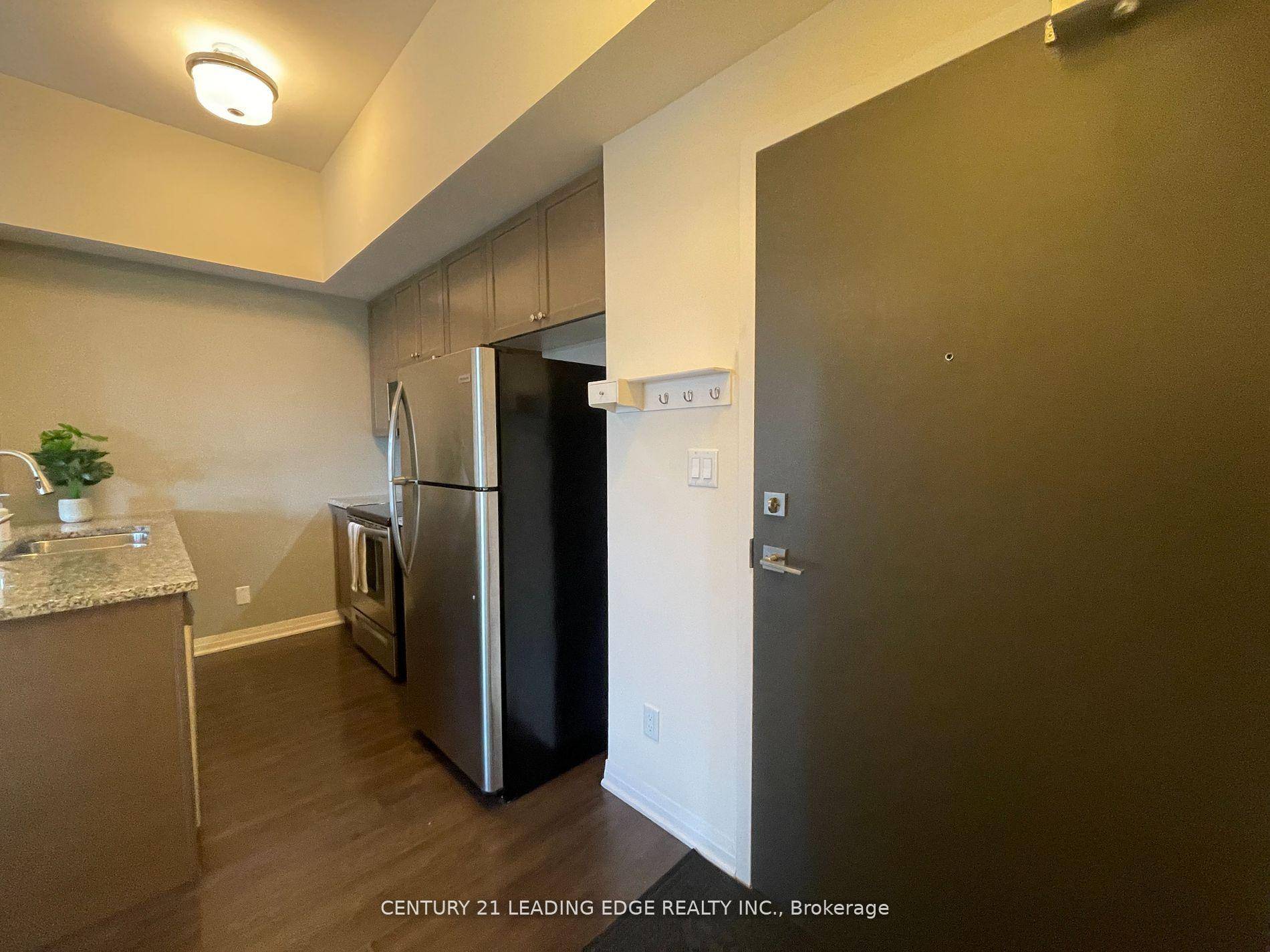 Welcome to this stunning 1 bedroom condo in the heart of Markham !