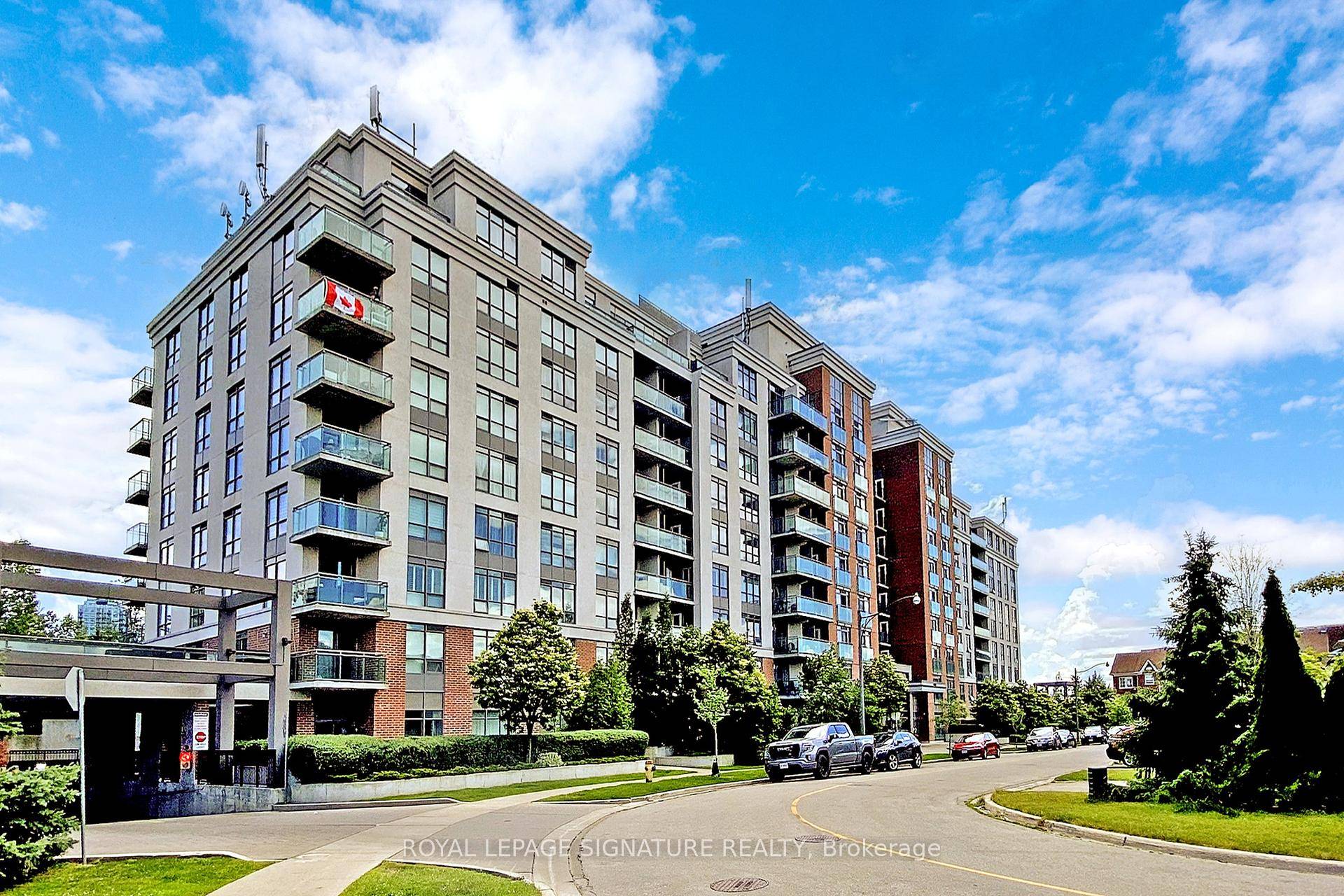 Well Maintained Open Concept Unit With Modern Finishes.