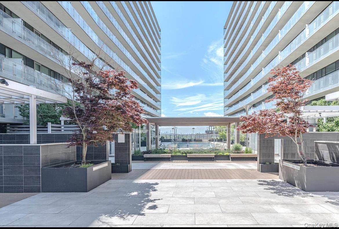 Luxury 2 Bedroom Apartment with the Most Desirable Split Bedroom Layout in Skyview Grand 3 !