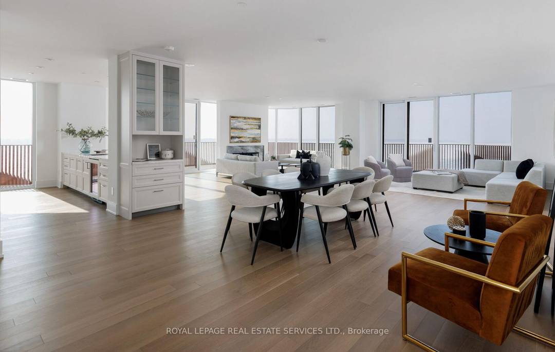 Spectacular Southwest Corner Suite In Coveted South Tower Luxurious Aqualuna By Tridel Absolutely Gorgeous amp ; Upgraded Waterfront Suite With Unobstructed Lake Views, Feels Like You Are Sitting On The ...