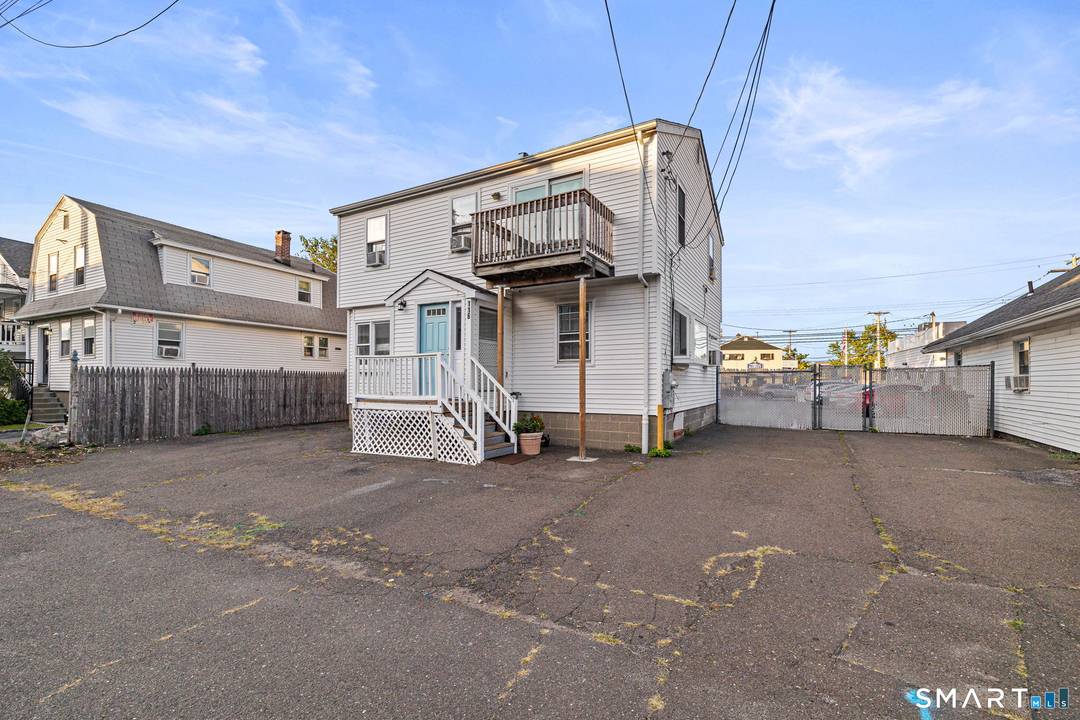 Bring the whole family ! This 5 bedroom home has everything you need for the perfect summer getaway.