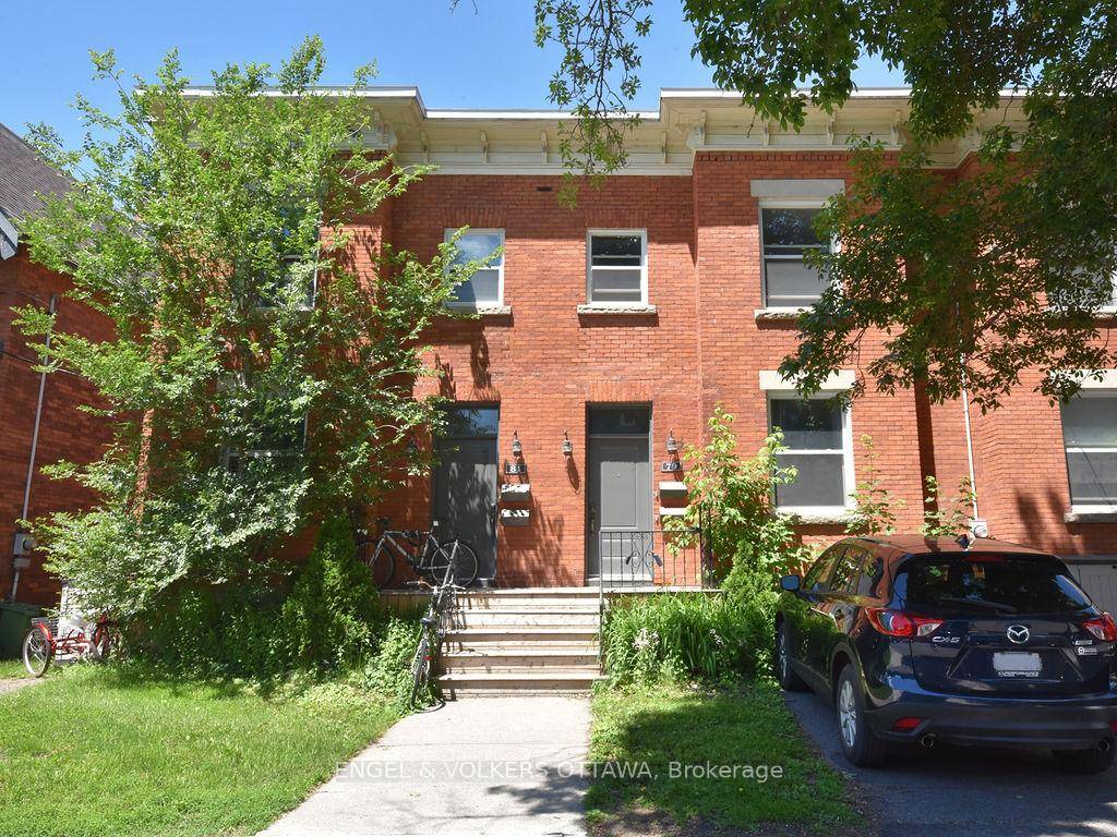 This charming 1 bedroom plus den unit perfectly combines classic character with modern comfort in one of Ottawa's most sought after neighbourhoods.