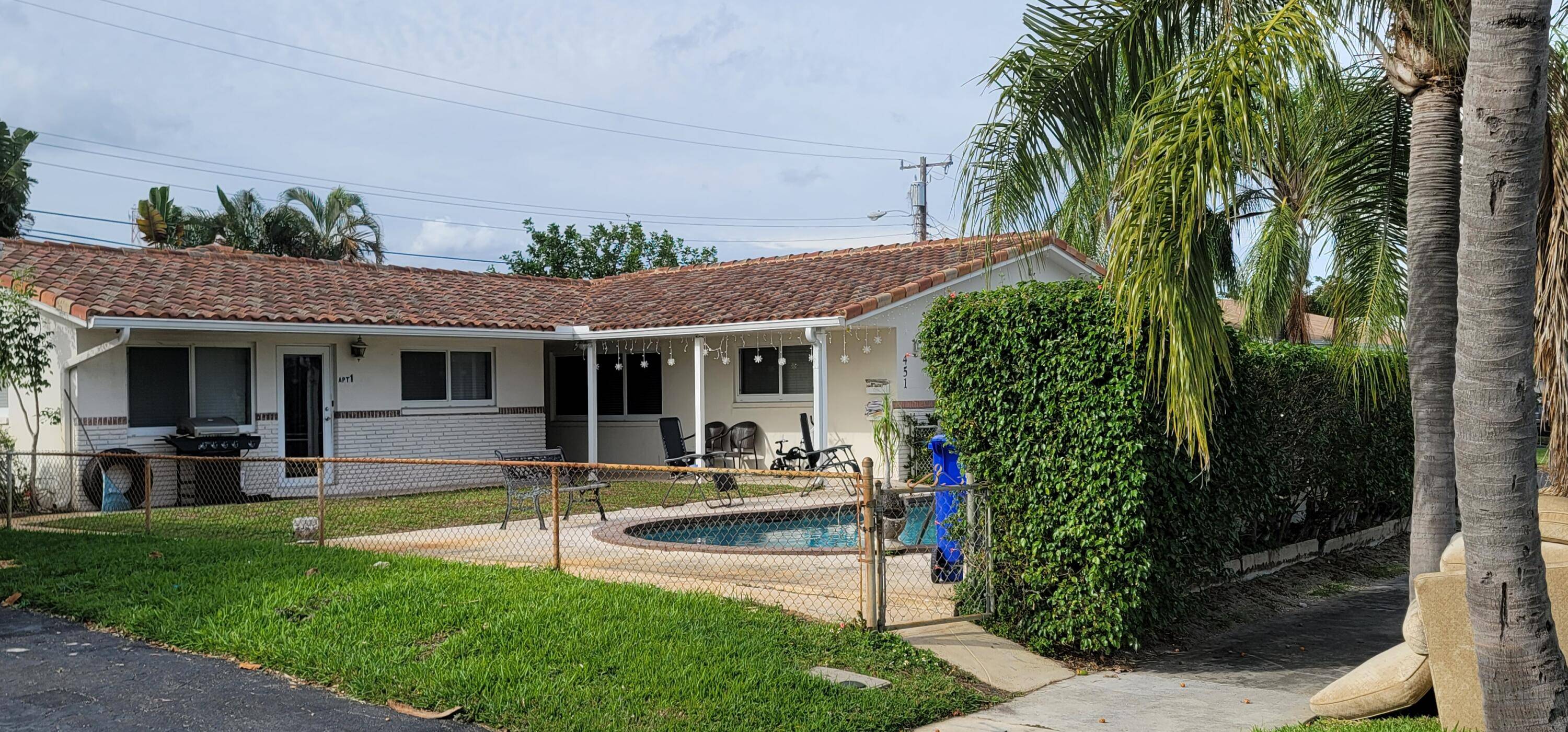 Updated duplex in the highly desirable city of Pompano Beach.