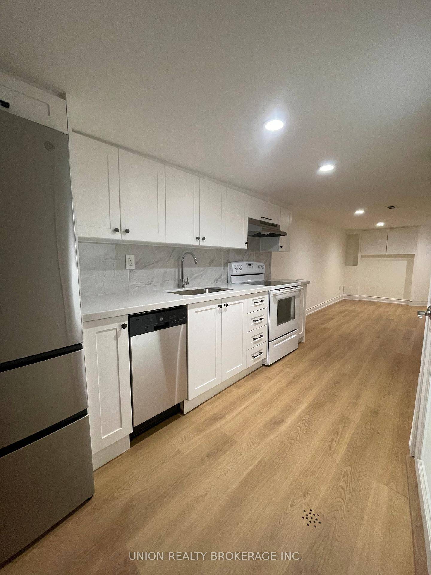 Welcome to this lovely 1 bedroom unit on the lower level of a classic Beaches home, perfectly situated just steps from vibrant Queen St E and everything the Beaches neighbourhood ...