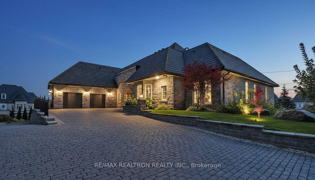 Approved Severance for 5 LOTS amp ; 5 Stately homes to be built in Richmond Hill !