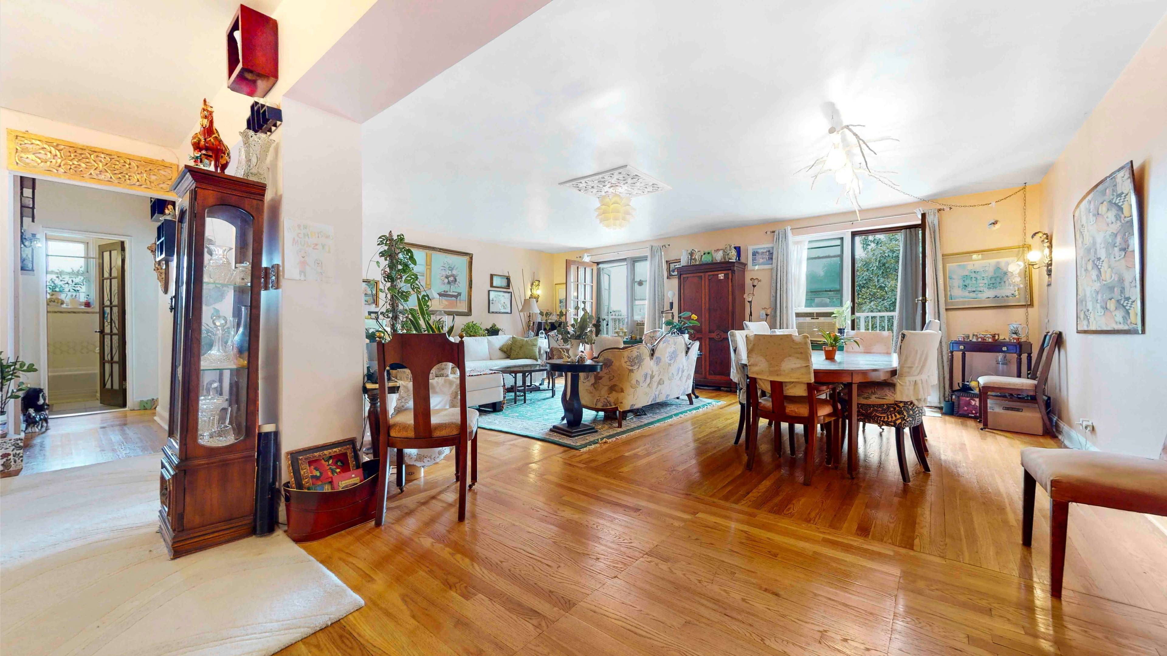 Giant 3 Bedroom Apartment with Bonus Spaces !