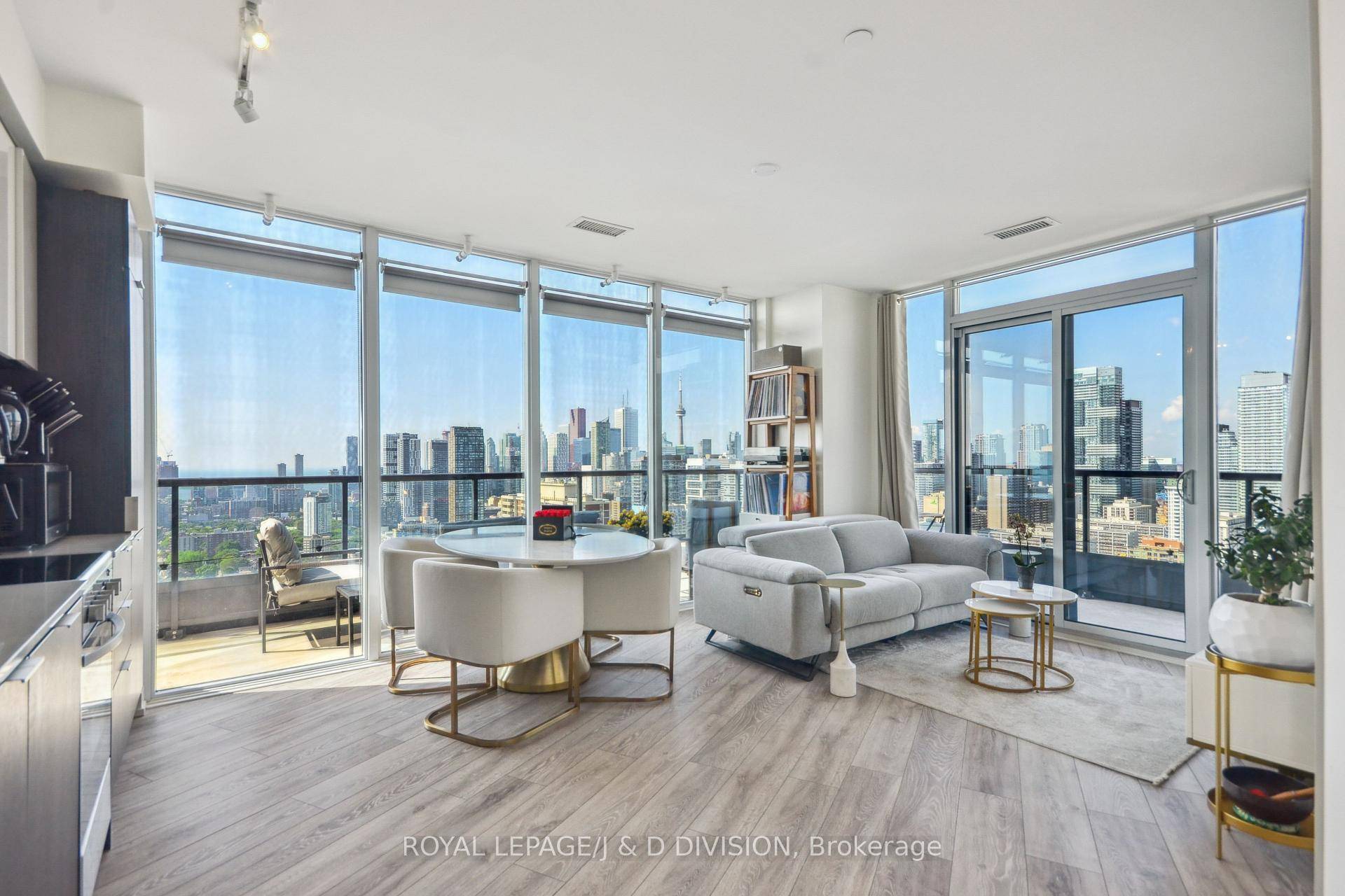 3 Bedroom 2 Bath Corner Unit with spectacular South and West facing view !