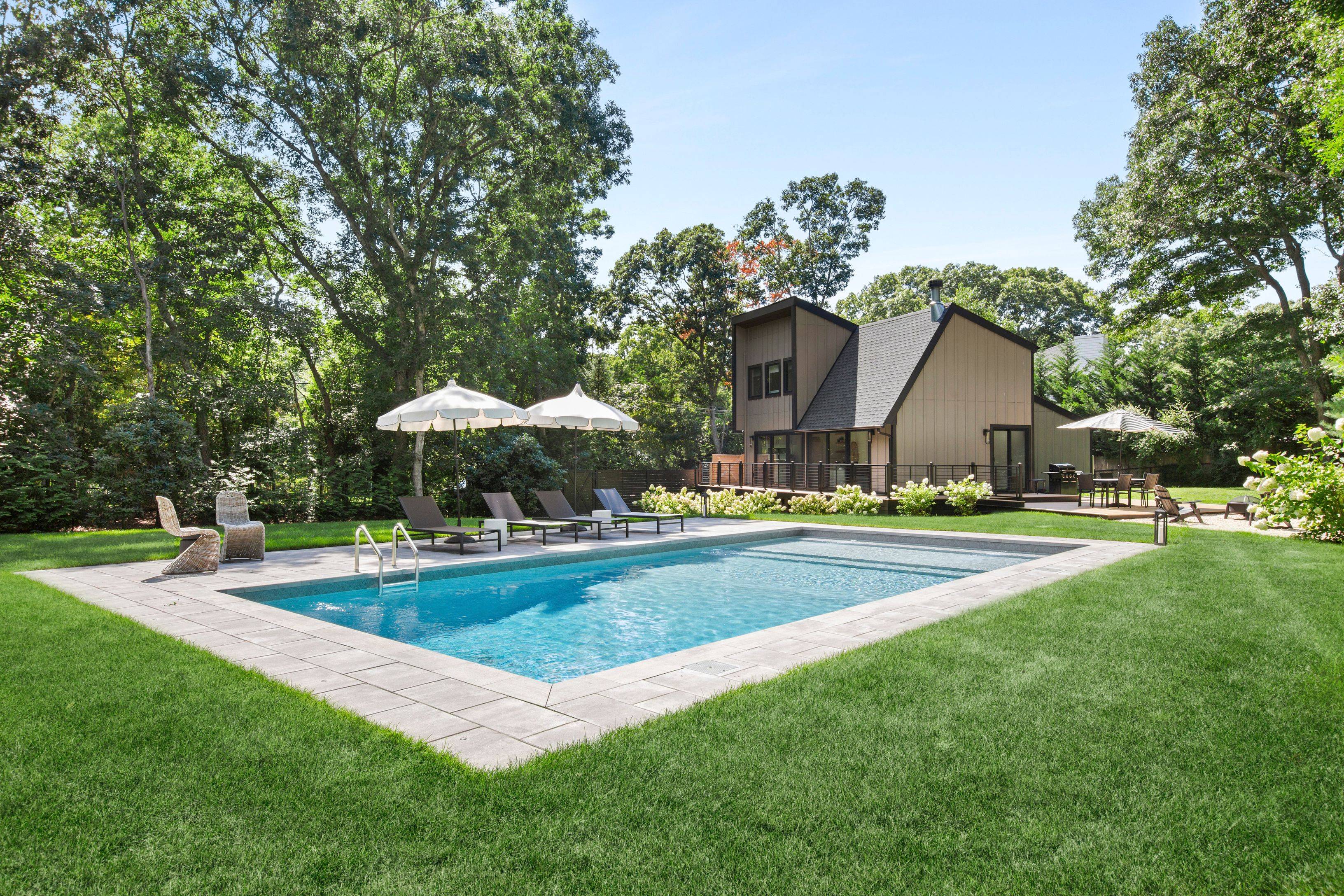 Renovated Southampton Home with New Heated Pool Near Bay Beaches