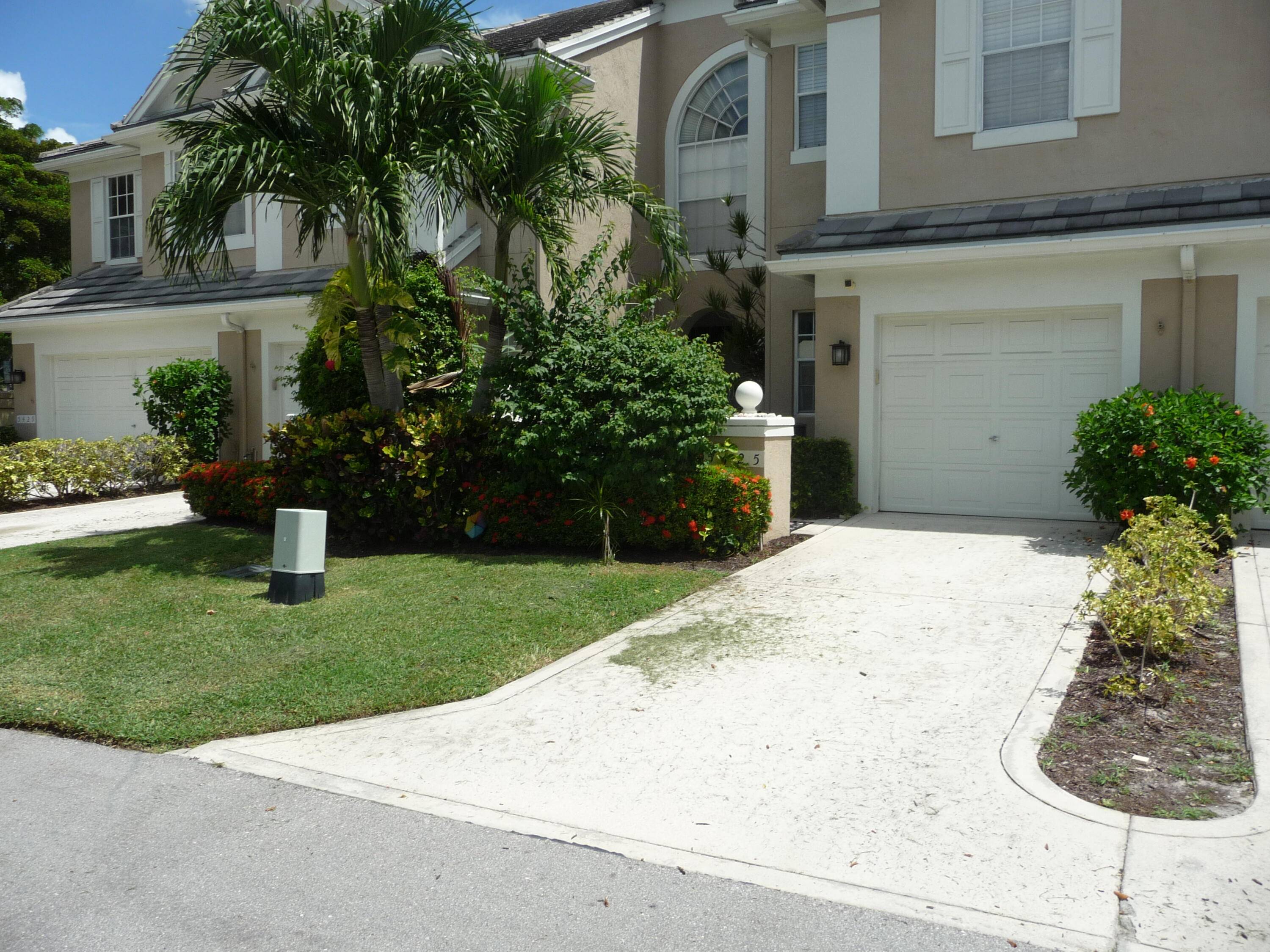Huge price reduction ! Located in the esteemed Fairfield at Boca.