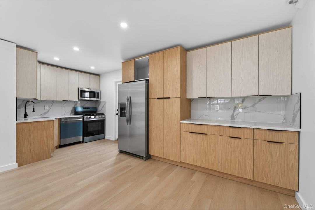 Space, style amp ; modern luxury come together at 114 25 200th Street !