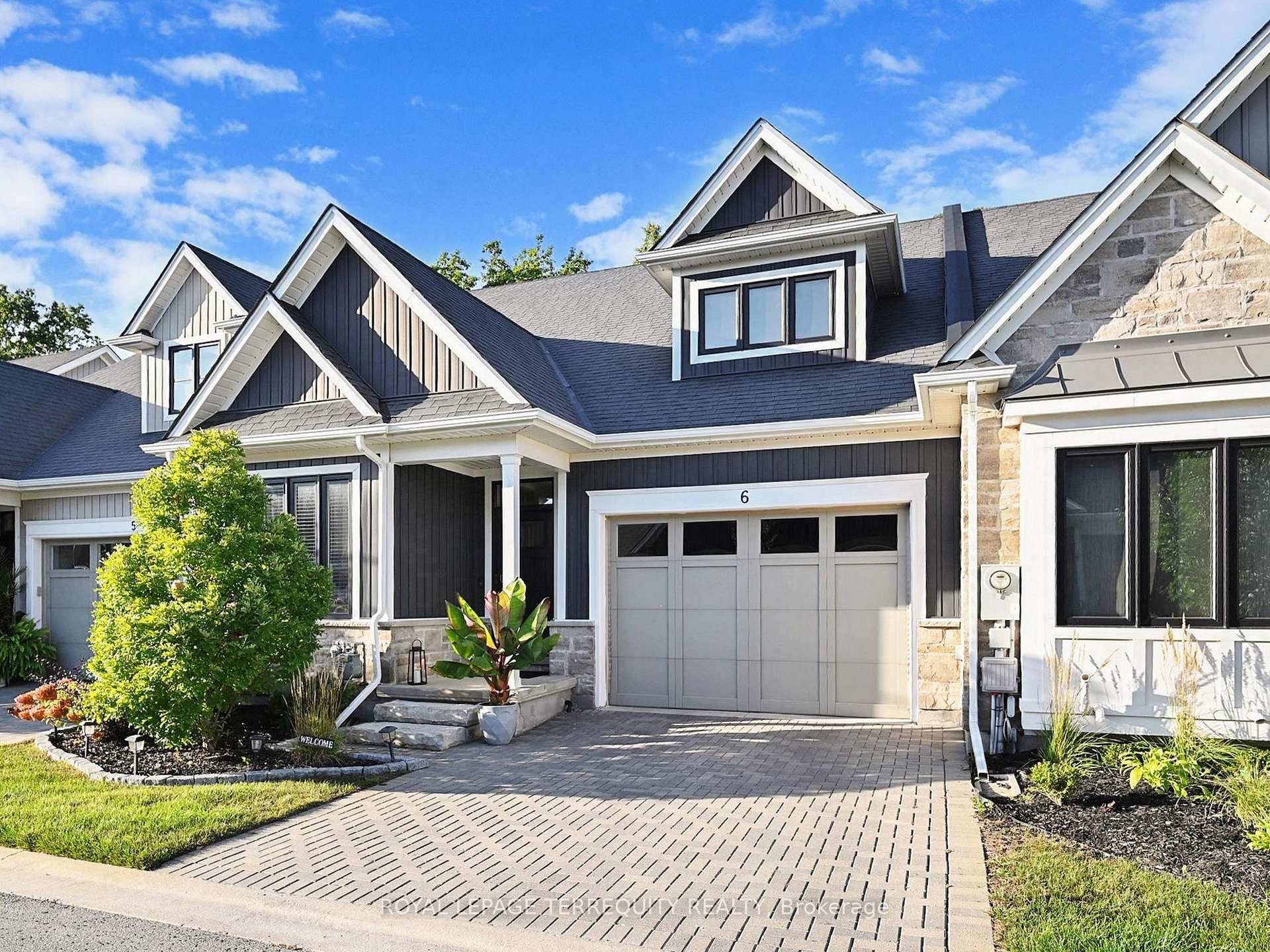 Amazing Luxury Tastefully Upgraded Executive Townhome Built by Niagara's Famous Builder Silvergate Homes Nestled on a Quiet Street in the Prestigious Family Oriented Victoria Woods Community within Much Desirable Fernwood ...