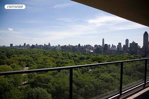 Stunning Central Park views and exquisite finishes complete this large 1 bedroom 1.