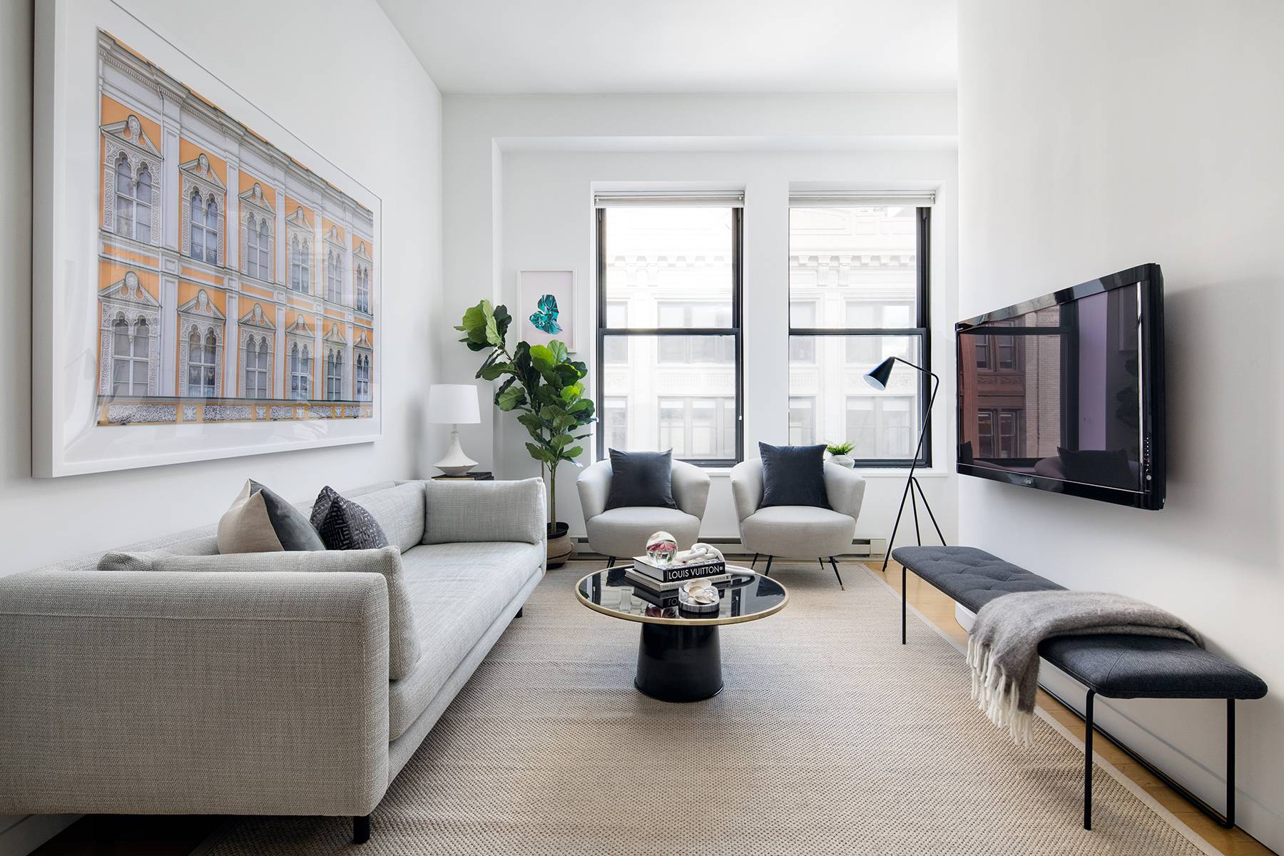 Sundrenched Convertible 2 bed 2 bath at the Morgan Loft Condominium !