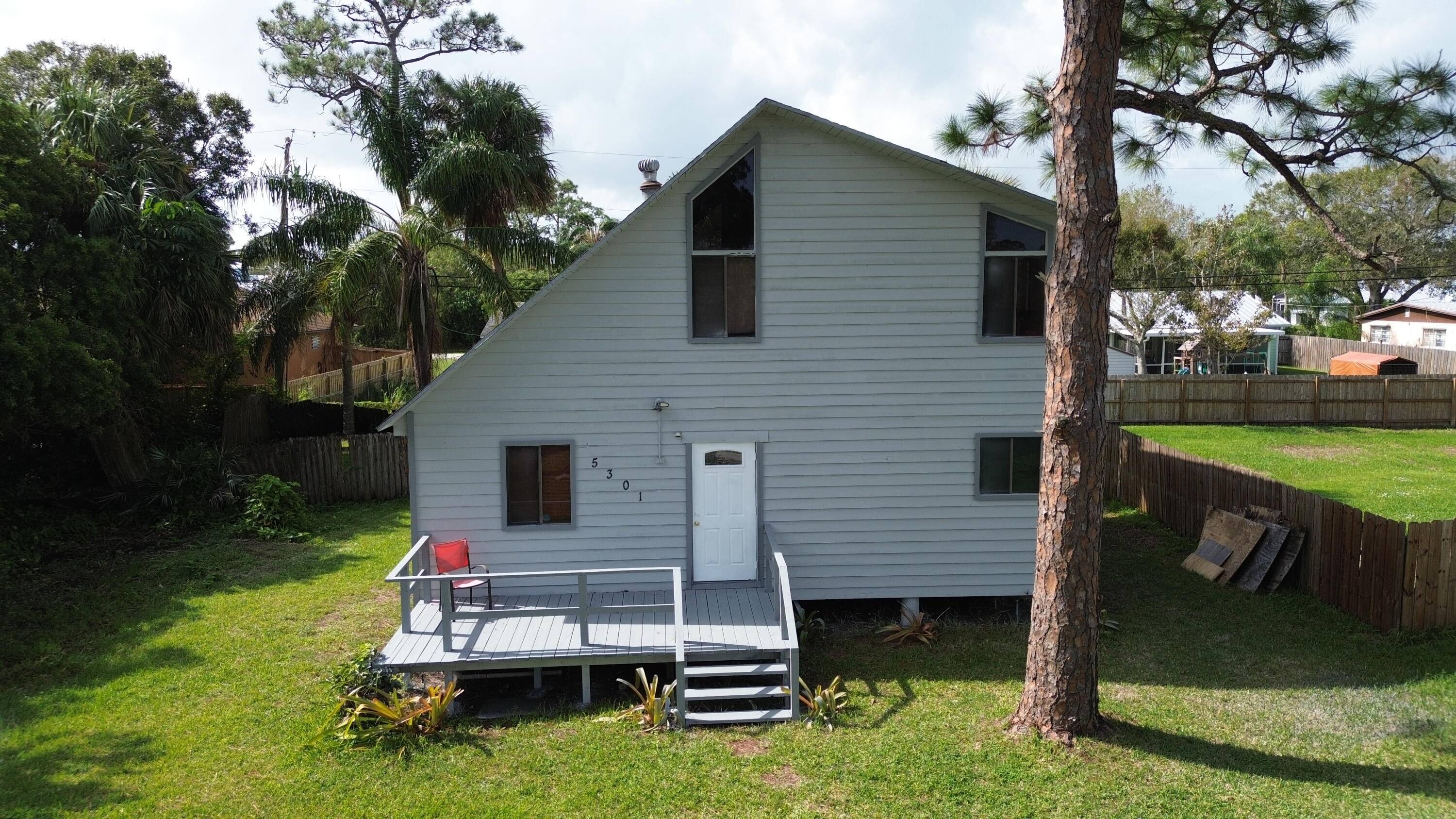 BRAND NEW ROOF ! Come see this gem situated on a quarter acre lot located in the highly desirable Indian River Estates.