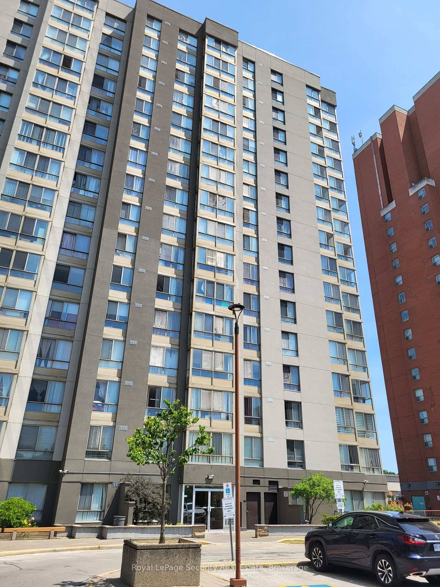 Very bright spacious apartment, newly renovated, freshly painted, new floor covering, modern updated kitchen, new sink, new stove amp ; fridge, new backsplash.