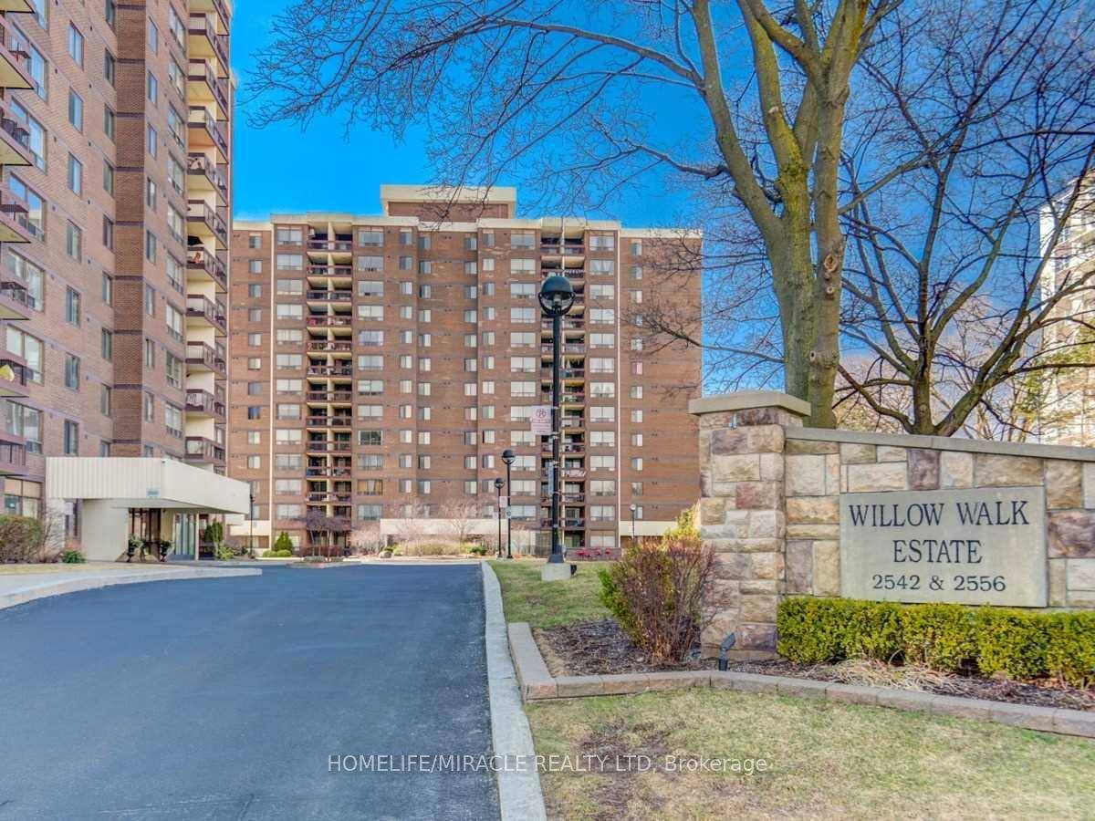Beautiful, Bright, Spacious 2 Bedrooms, 2 Baths Apartment In Quiet Family Oriented Area Surrounded By 5.