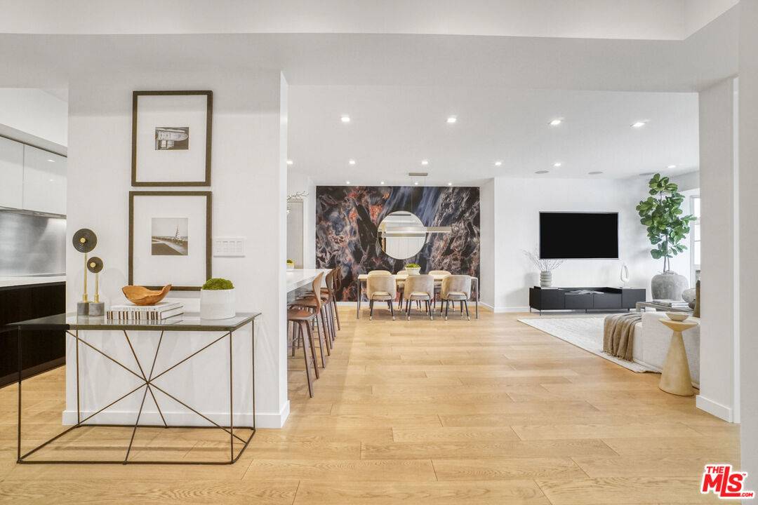 515 Ocean Ave 2BR Pacific Palisades La