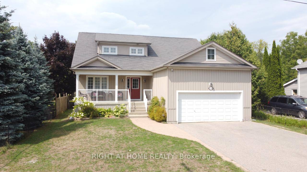 Welcome to the house of your dream in the historic Roches Point area of Keswick Georgina.