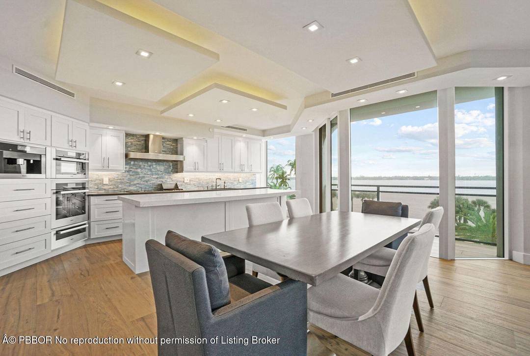 This beautiful unit has recently been renovated and offers a light, bright, and modern feel.