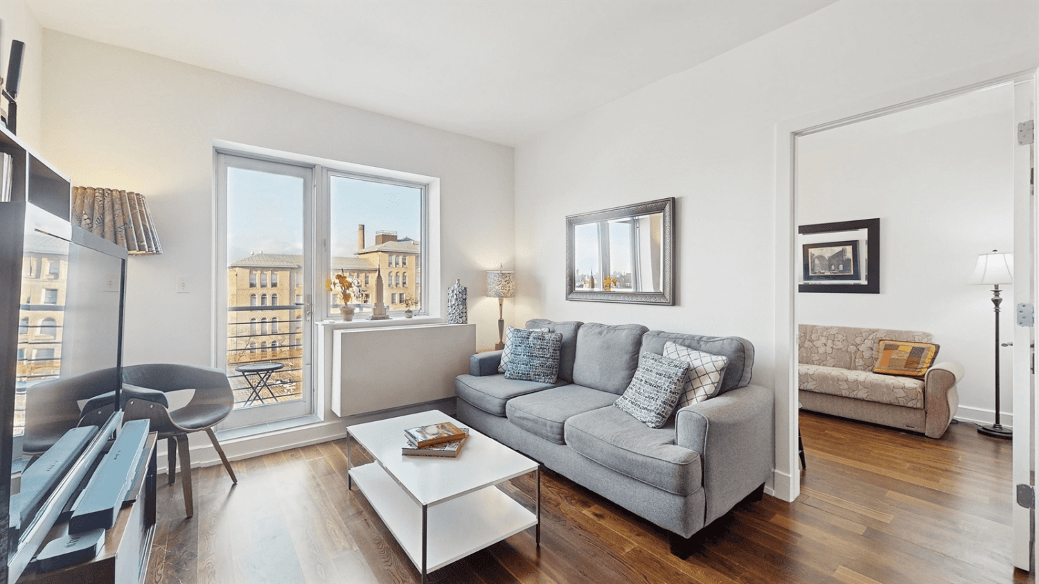 Brand new to market this sun drenched 2 bedroom, 2 bathroom PENTHOUSE boasts breathtaking NYC skyline views and comes with your very own private balcony perfect for watching the city ...