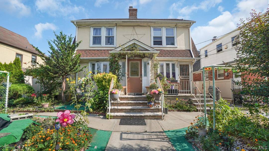 Excellent 2 family house in the heart of Queens Village, close to Jamaica Avenue.