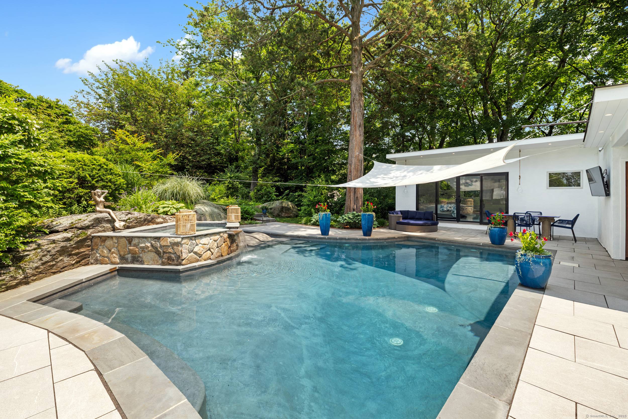 Welcome to 179 Compo Road South, in the heart of Westport super close to Longshore, Compo Beach, downtown, the train station everything Westport has to offer.