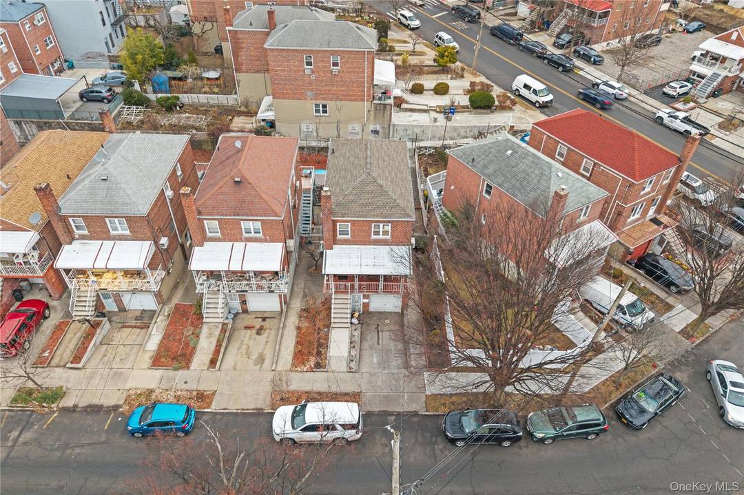 Welcome to this well maintained two story brick home in the Bronx, built in 1955 and offering 1, 704 square feet of living space on a 3, 000 square foot ...