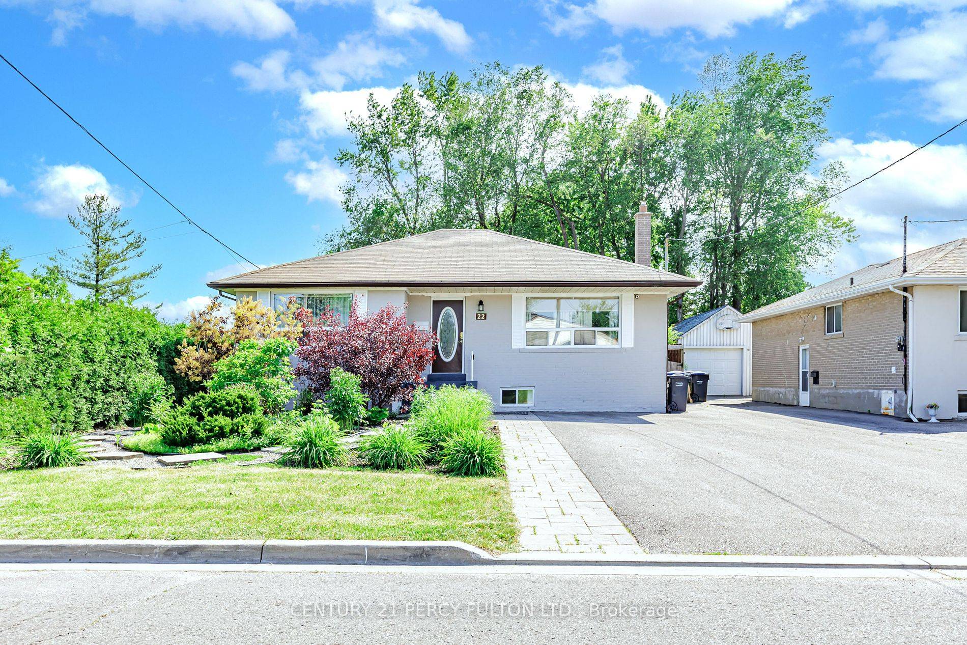 Attention Buyers, Don't Miss This Beautiful Detached Bungalow With A Legal Rentable Basement Of 4 Bedrooms and 2 Full Washrooms With Rent Potential of 3500 Approx.