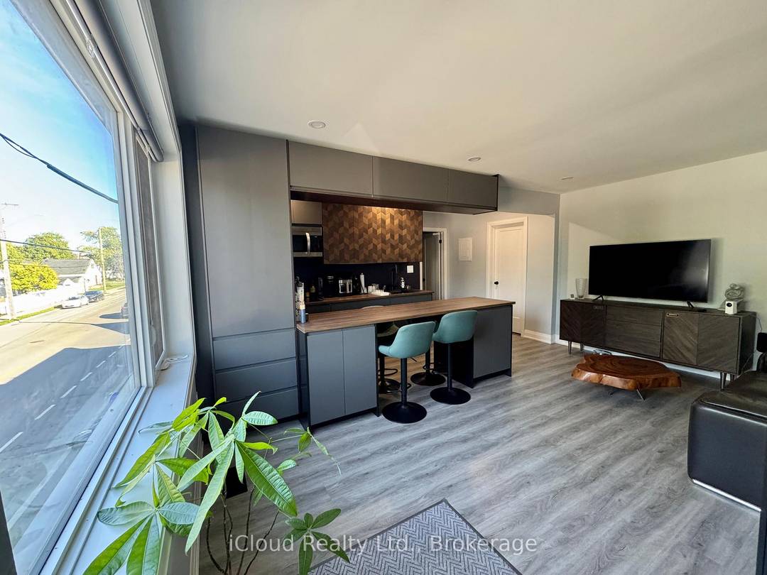 This upgraded home located near Hamilton's popular Red Hill neighborhood.