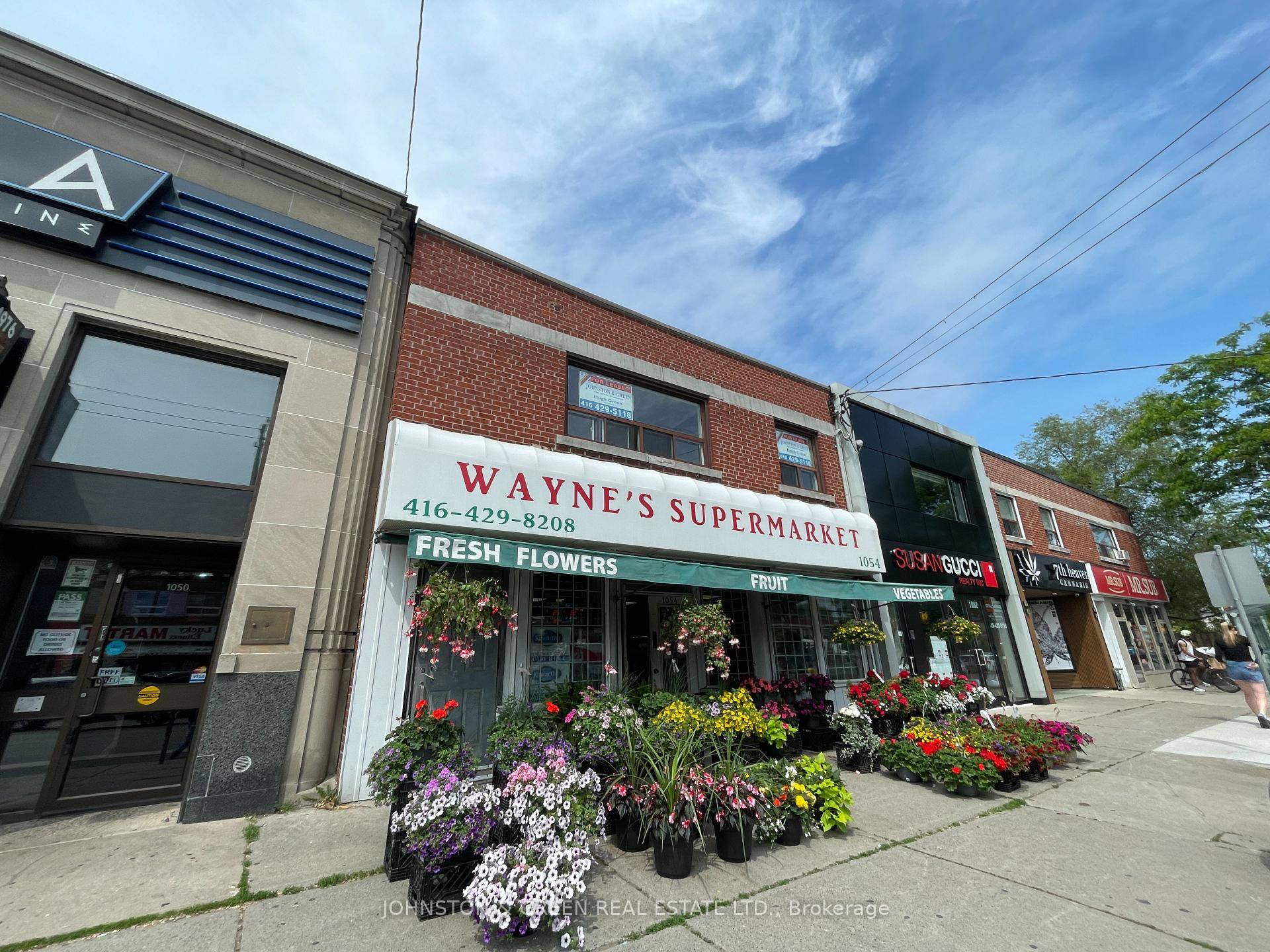 Incredibly spacious 2 bedroom unit in prime East York location !
