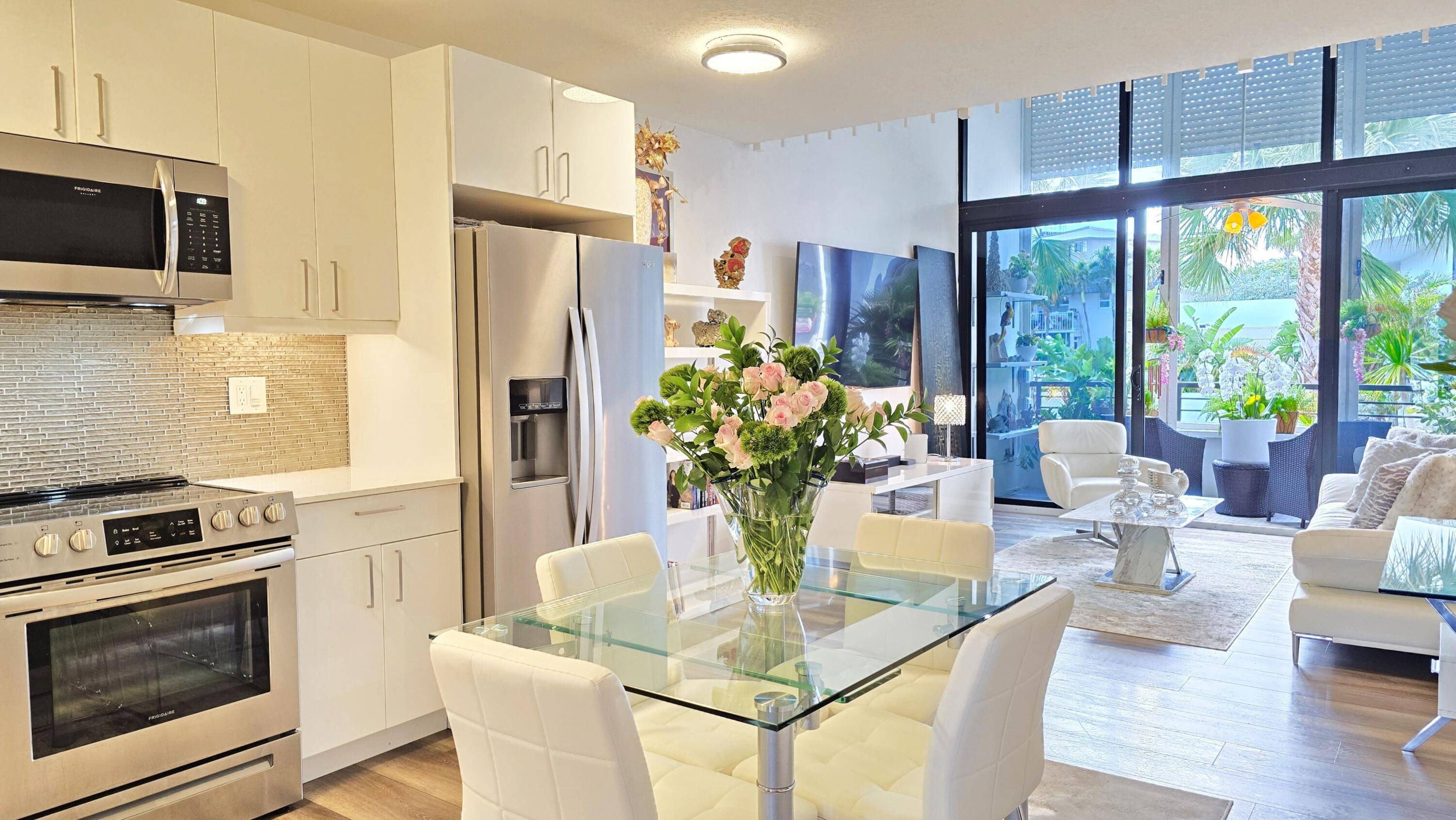 SELLER MOTIVATED ! ! The Mayfair House offers an exclusive lifestyle in Palm Beach Island, combining luxury with modern convenience.