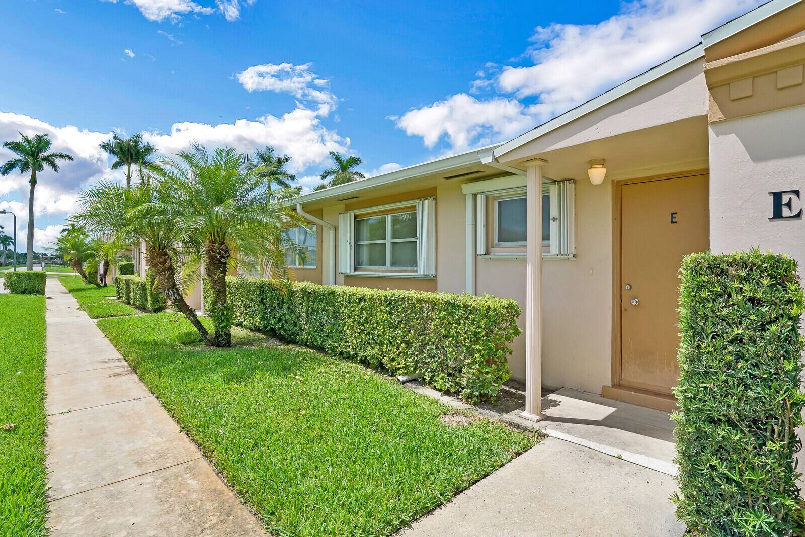 Walk into your 2 Bedroom 1 Bathroom Villa located in the Dudley Villas of the Creastheaven 55 community.