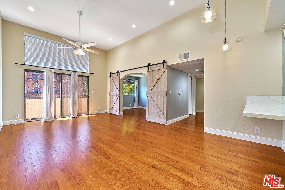 326 S Manhattan Pl 3BR La