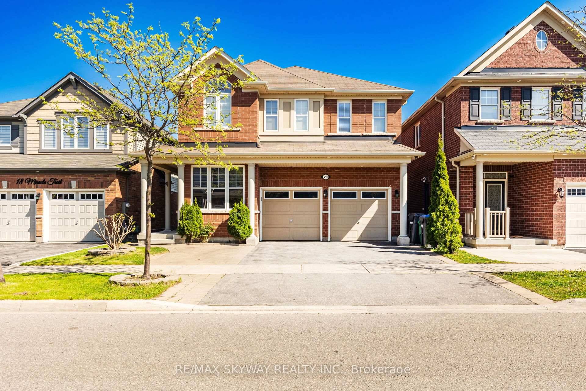 Welcome to 20 Miracle Trail, A Rare Gem Backing Onto Ravine amp ; Pond with a Legal Walkout Basement !
