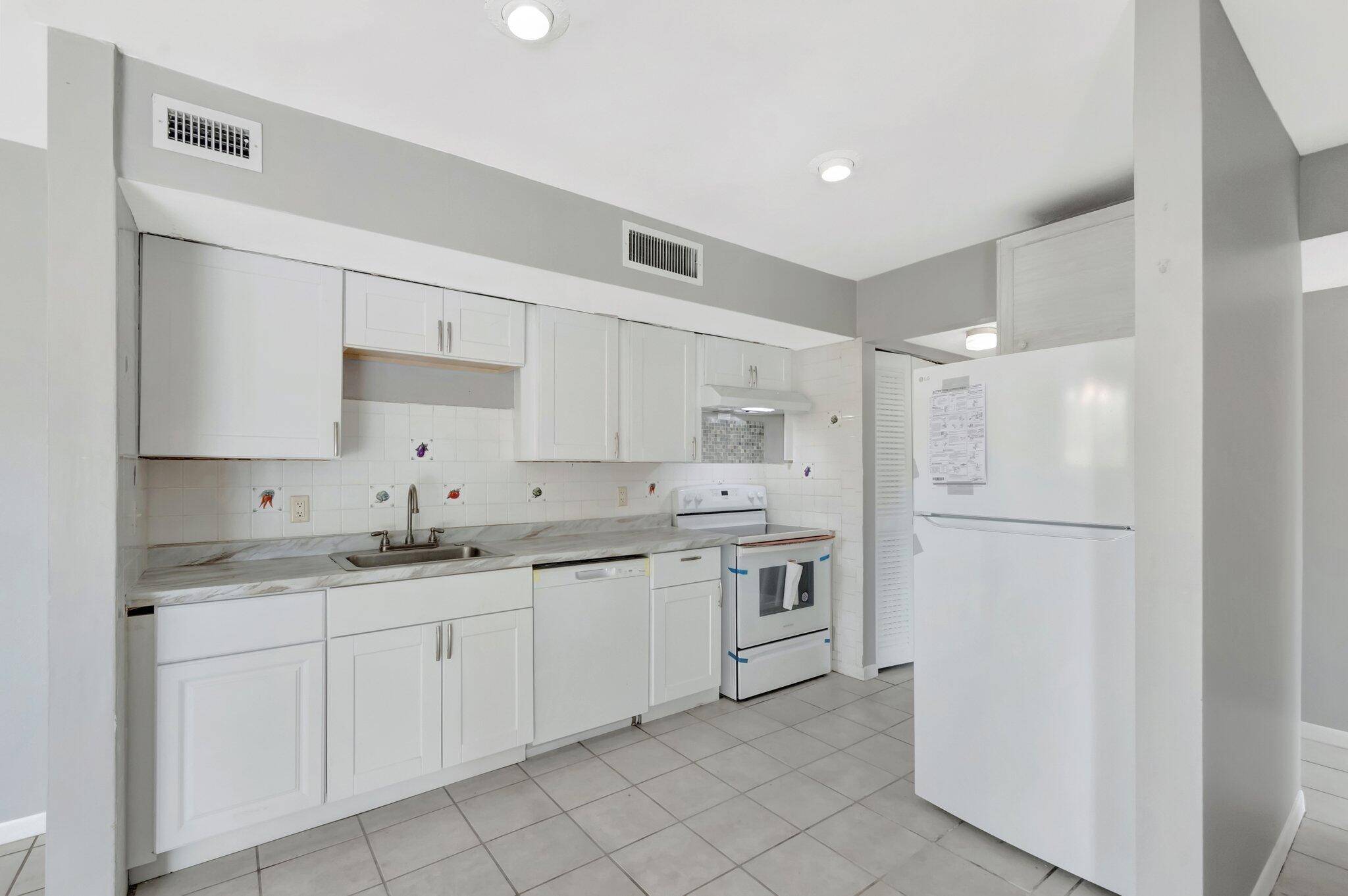 Spacious ALL AGES 2 bedroom, 1.
