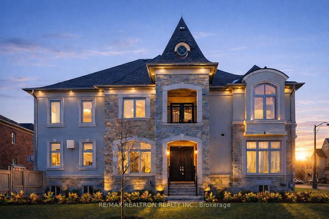 A dream home awaits in desirable Upper West Thornhill Estates, built by acclaimed 'Country Wide Homes'.
