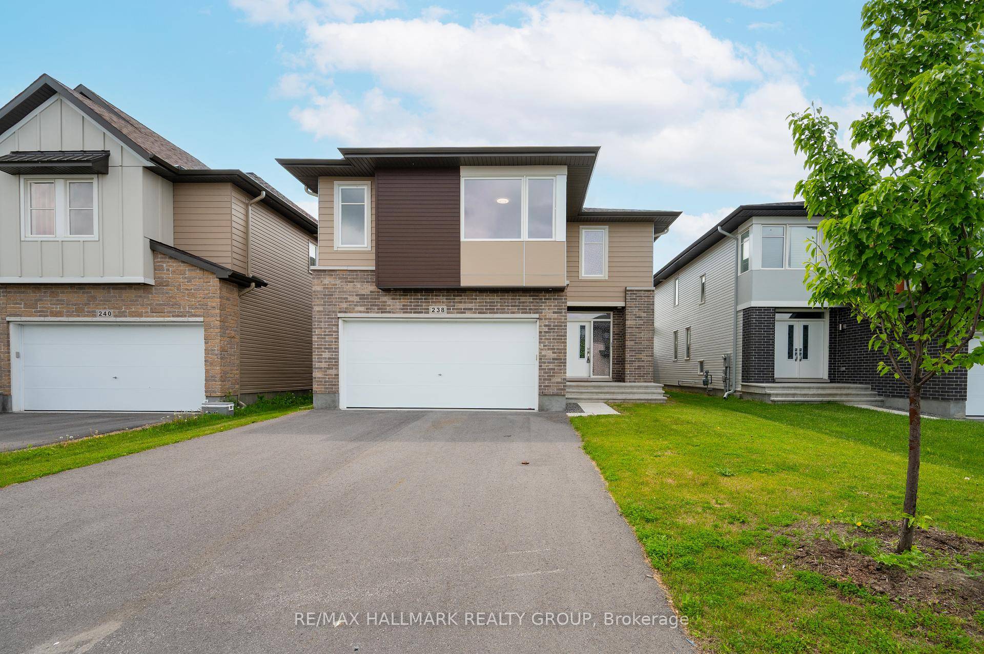 Welcome to this beautifully well built 5 bedroom, 4 bathroom detached home, ideally located in the highly sought after Blackstone community.
