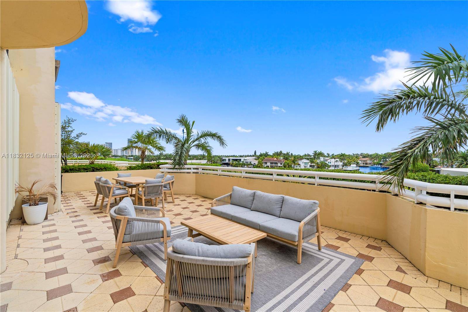 Intracoastal Lifestyle ! This beautifully maintained 2 bed, 2.
