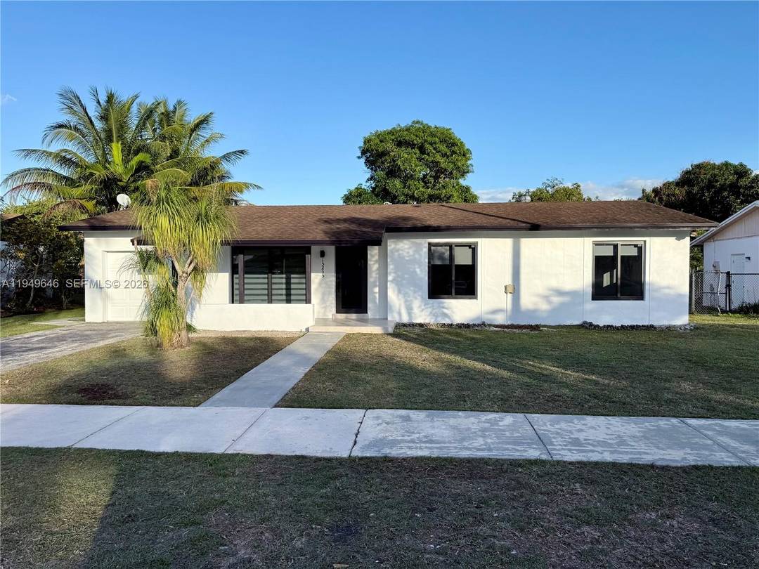 Completely remodeled house, ready to move in, has 3 bedrooms, 2 bathrooms and 1 garage that can be used for efficiency, impact resistant doors and windows, new PVC plumbing throughout ...