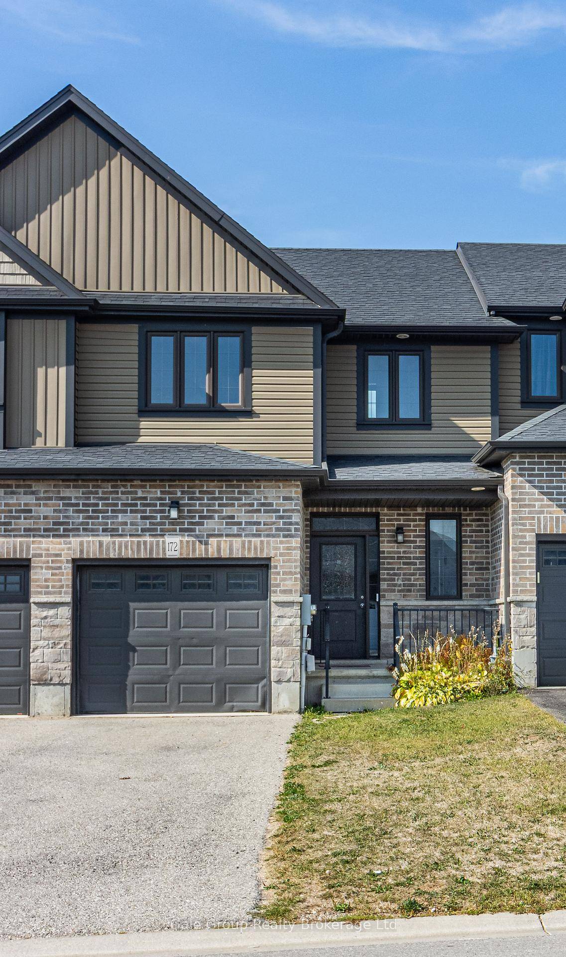 For Lease in Woodstock ! This bright and well maintained three bedroom, three bath townhouse is move in ready and available immediately.