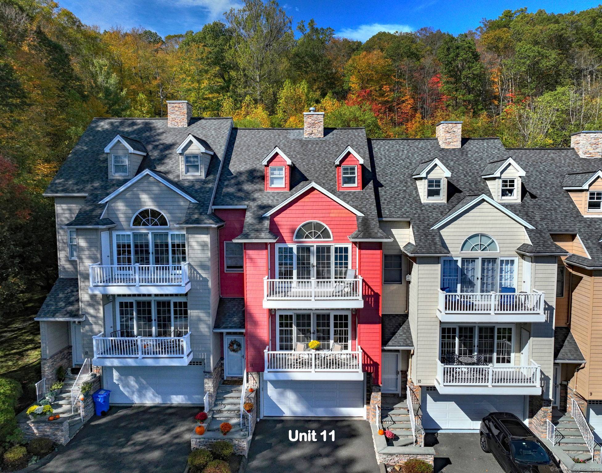 Luxury Riverview Townhome in Shelton CT Experience sophisticated living in this stunning 3 bedrooms, 3.