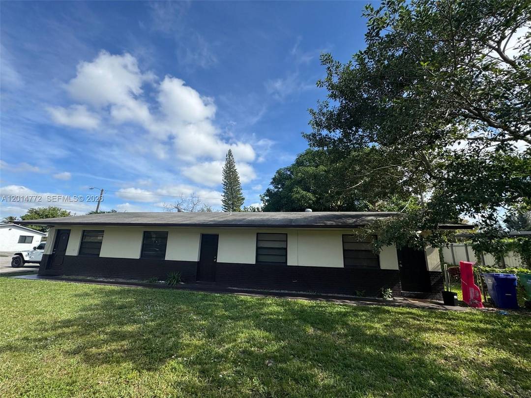 Prime Miramar Duplex in Unbeatable Location Perfect for an Investor with DSCR Loan or a FHA House Hacker 6134 SW 40th Court is a Priced to sell QOZ Qualified Opportunity ...