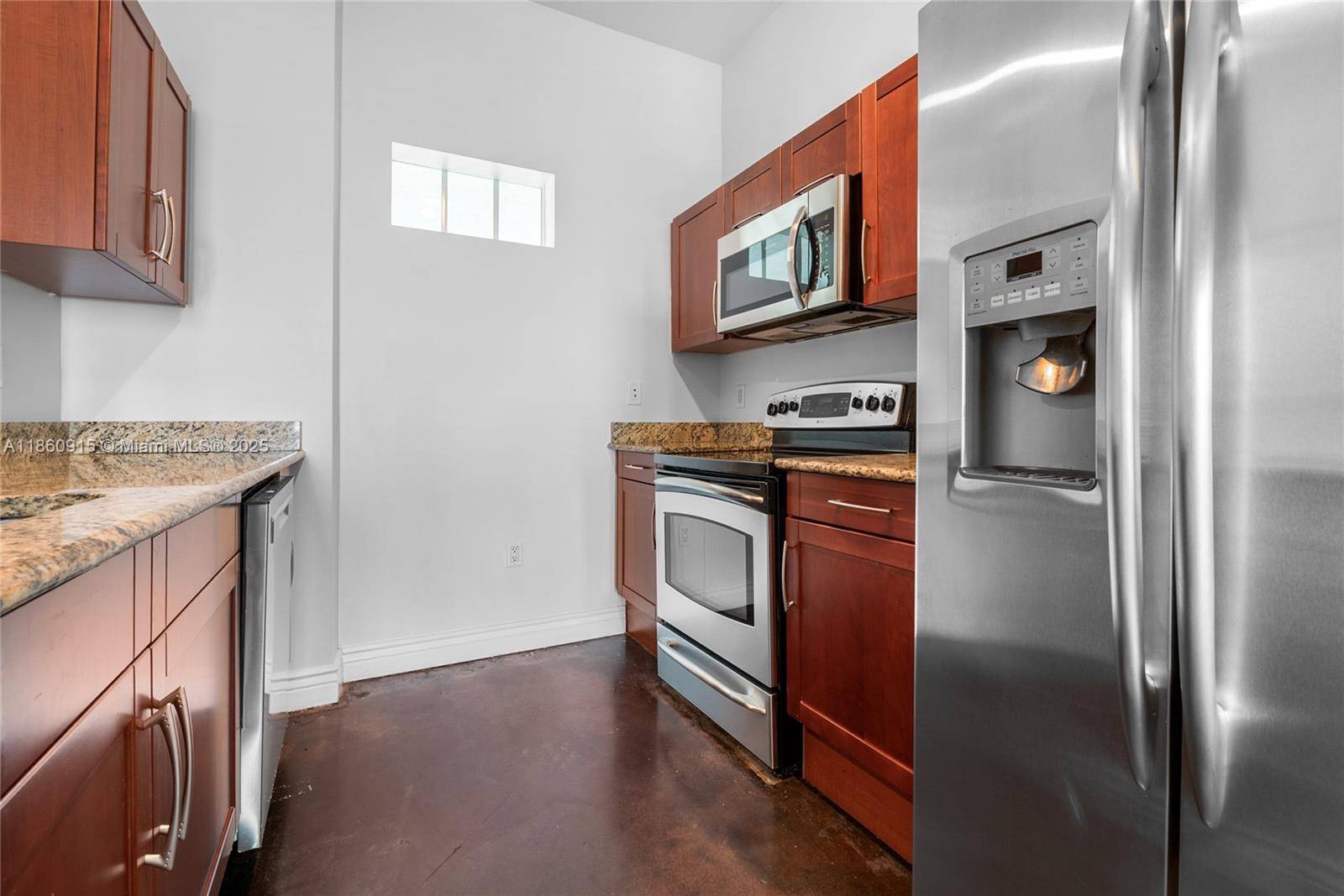 Beautiful Two Bedroom Two Bathroom !
