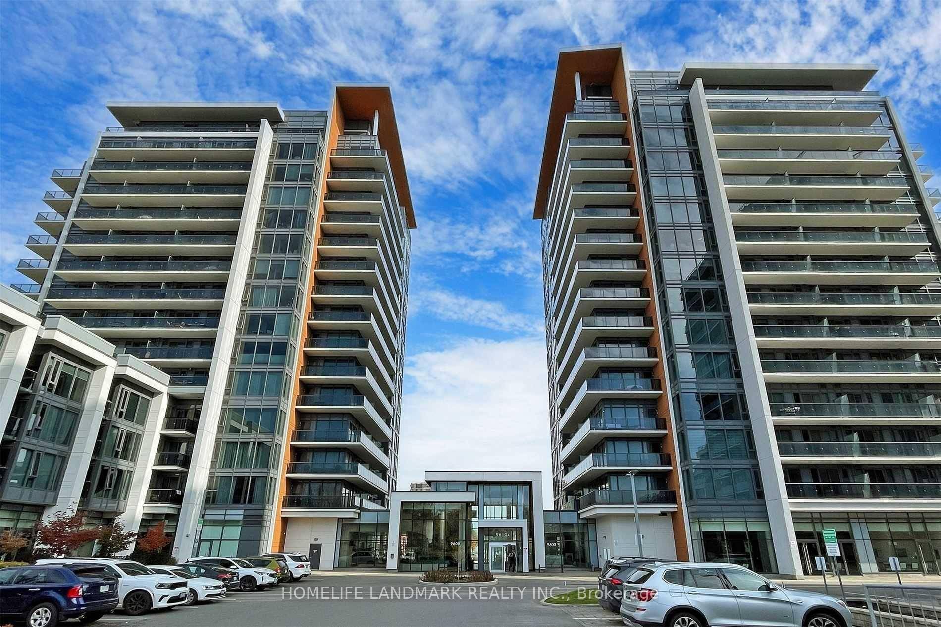 Luxury Grand Palace ! Prime Location In The Heart of Richmond Hill.