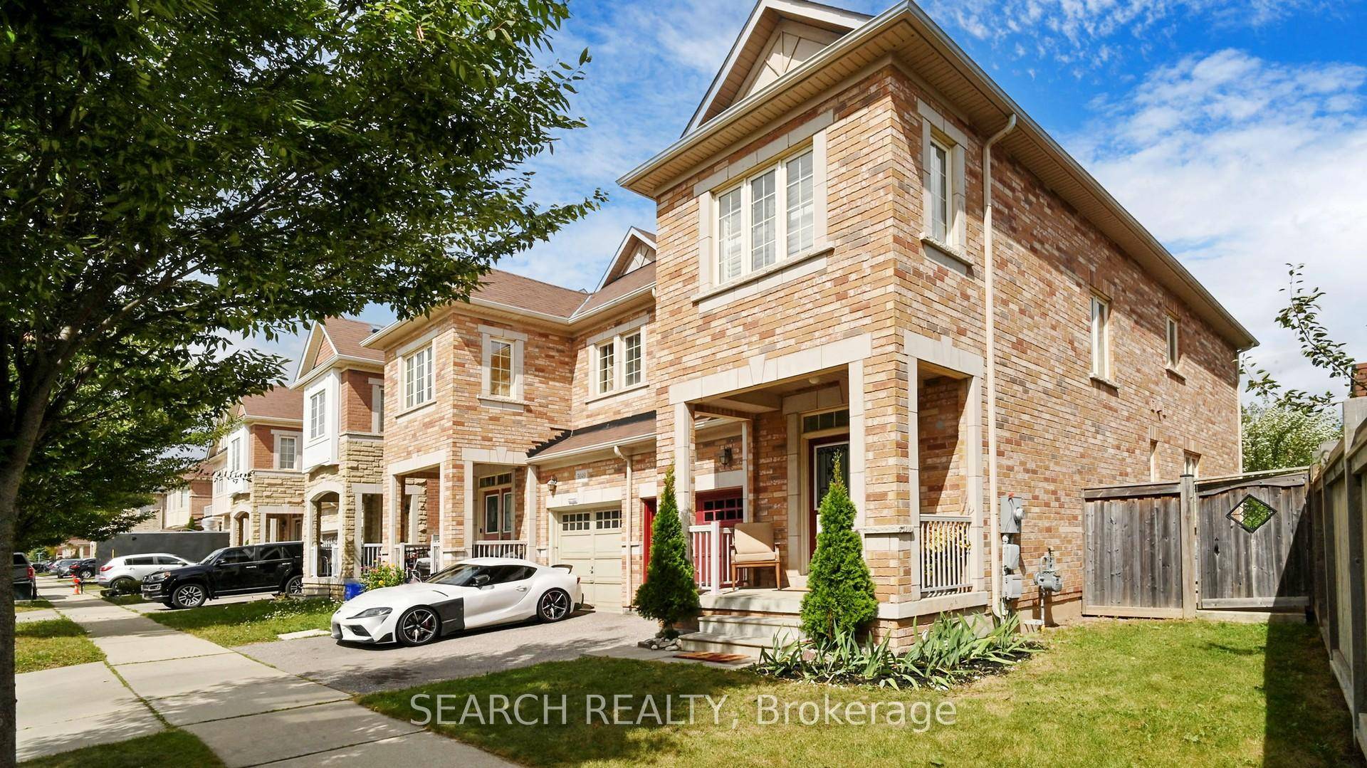 Well maintained semi detached home located in the prestigious Preserve Community of North Oakville.