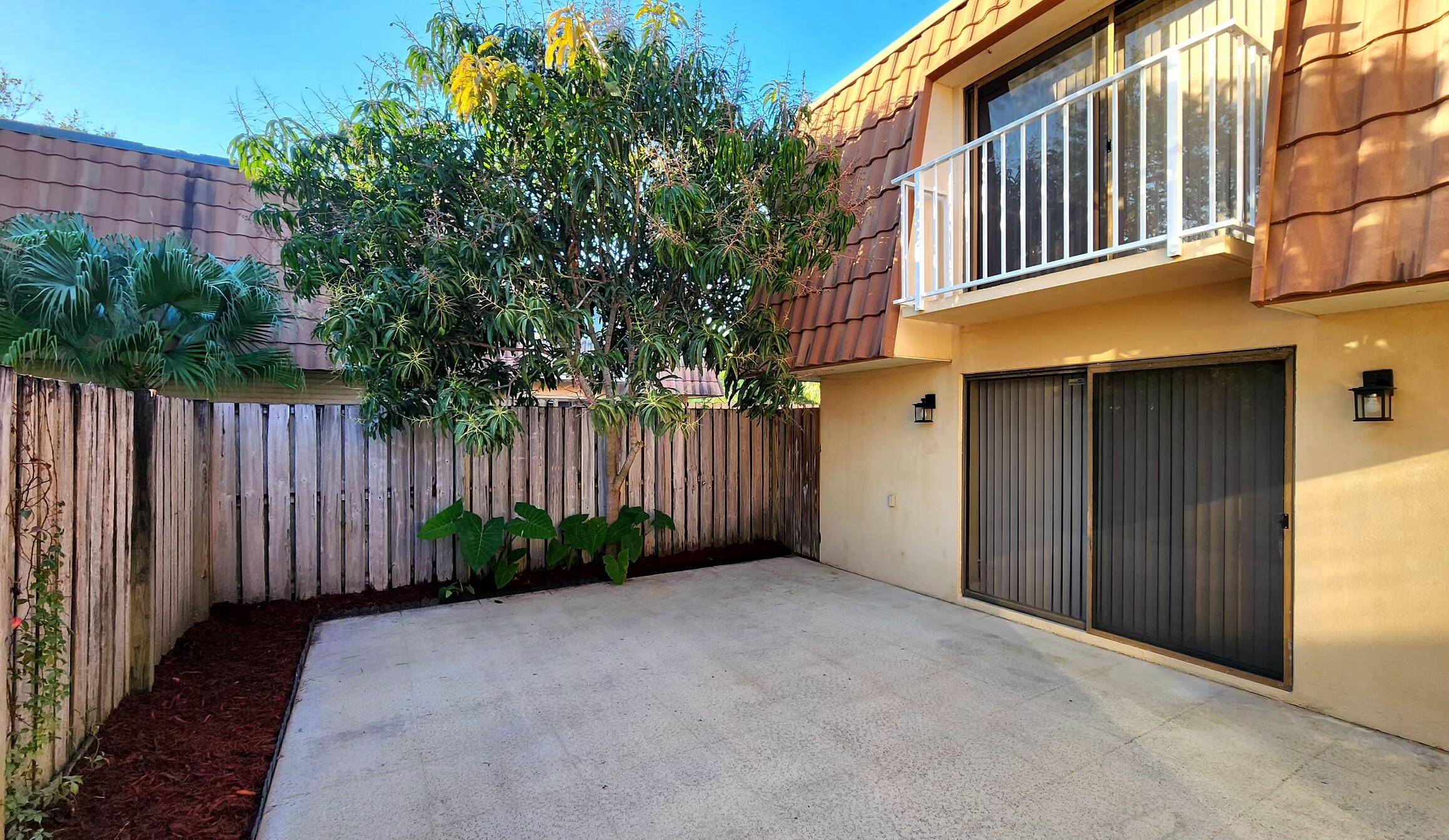 Newly renovated unit with a modern style !