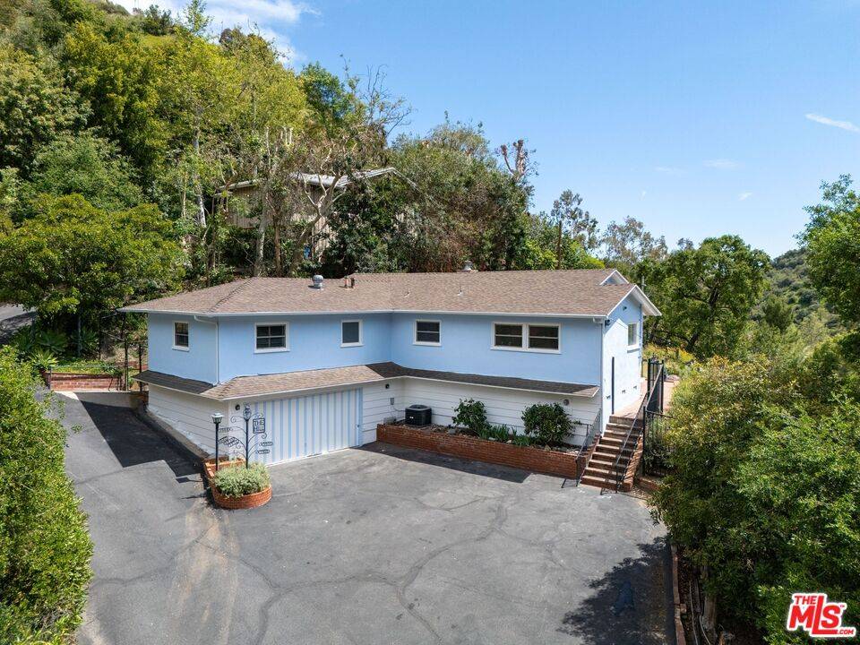 3908   Mandeville Canyon Rd 3.0 Brentwood LA